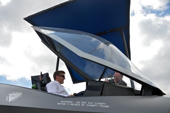 Farnborough International Airshow 2014. Day 3