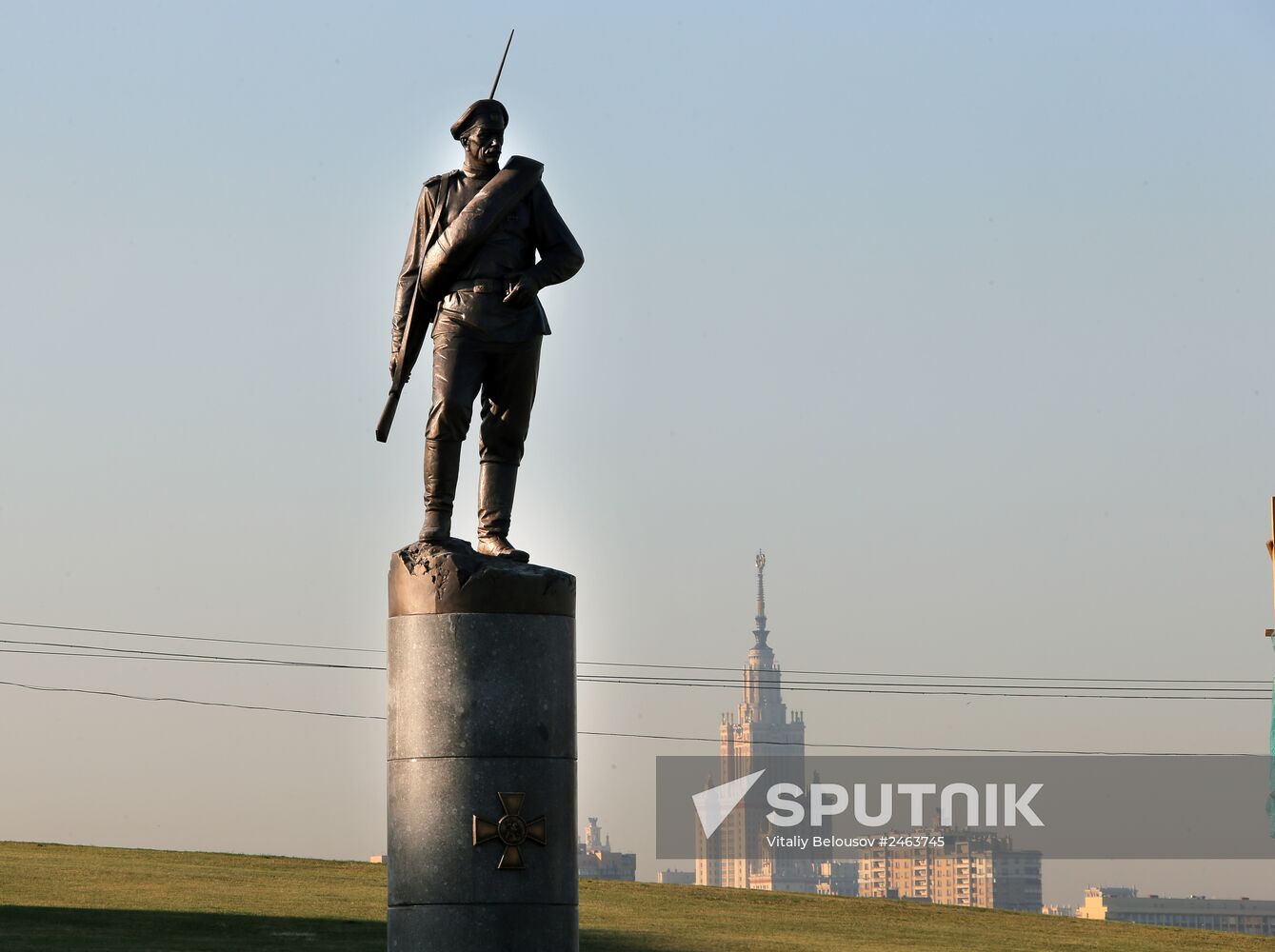 Building monument to World War I heroes on Poklonnaya Hill