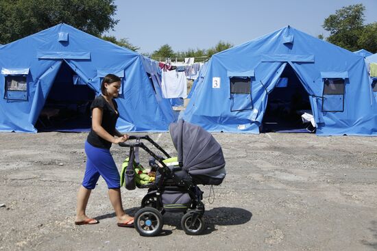 Tent camp for refugees from Ulraine's south-east 20 km off Simferopol