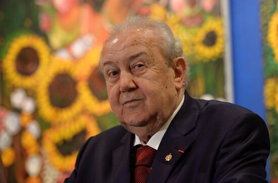 Tsereteli's exhibition "I Was Born a Gardener" kicks off
