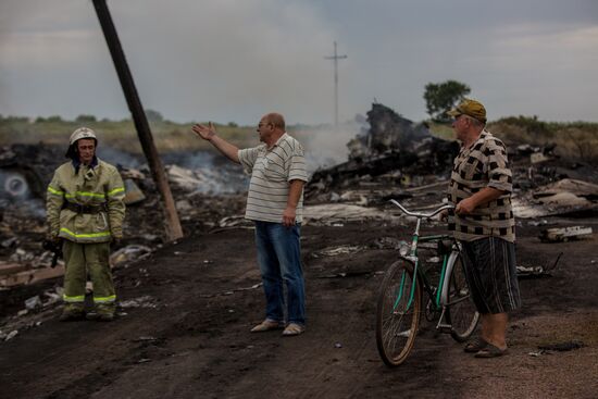 Malaysian Boeing crashes in Ukraine