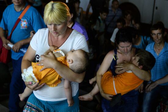 Ukrainian refugees arrive in Veliky Novgorod