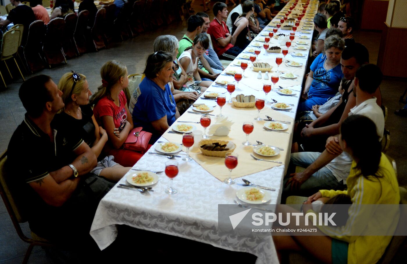 Ukrainian refugees arrive in Veliky Novgorod