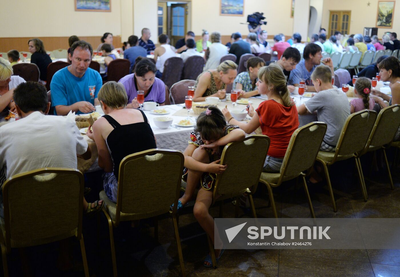 Ukrainian refugees arrive in Veliky Novgorod