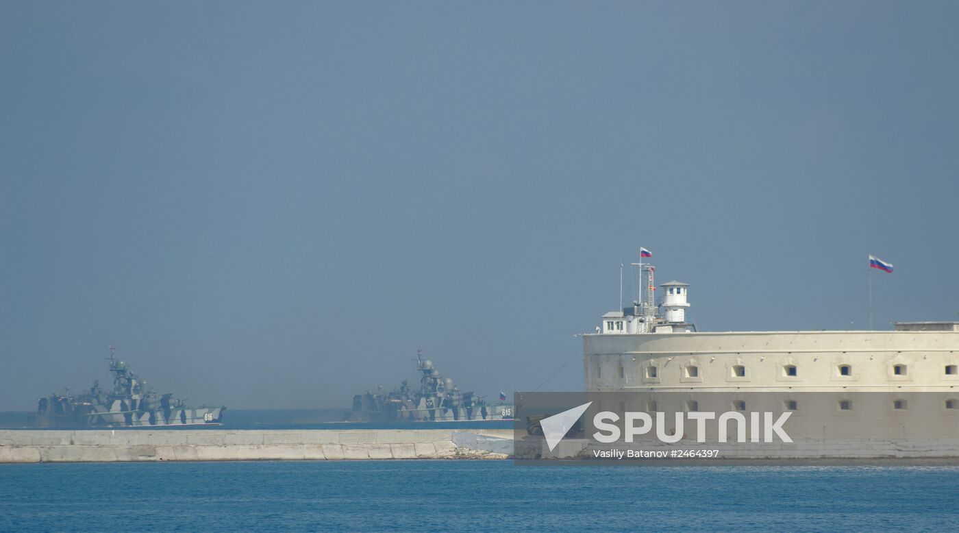 Rehearsing for Navy Day parade in Sevastopol