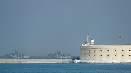 Rehearsing for Navy Day parade in Sevastopol