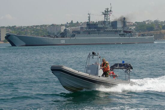 Navy Day parade rehearsed in Sevastopol