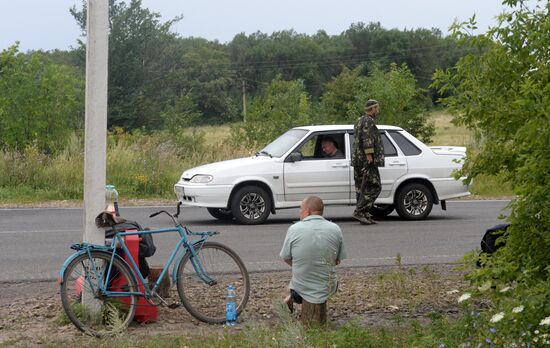Militia checkpoint in Debaltsevo, Donetsk Region