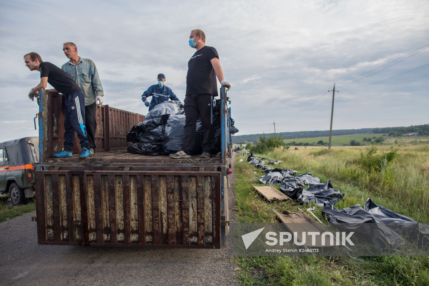 Bodies recovered at Malaysia Airlines Boeing 777 crash site near Shakhtyorsk