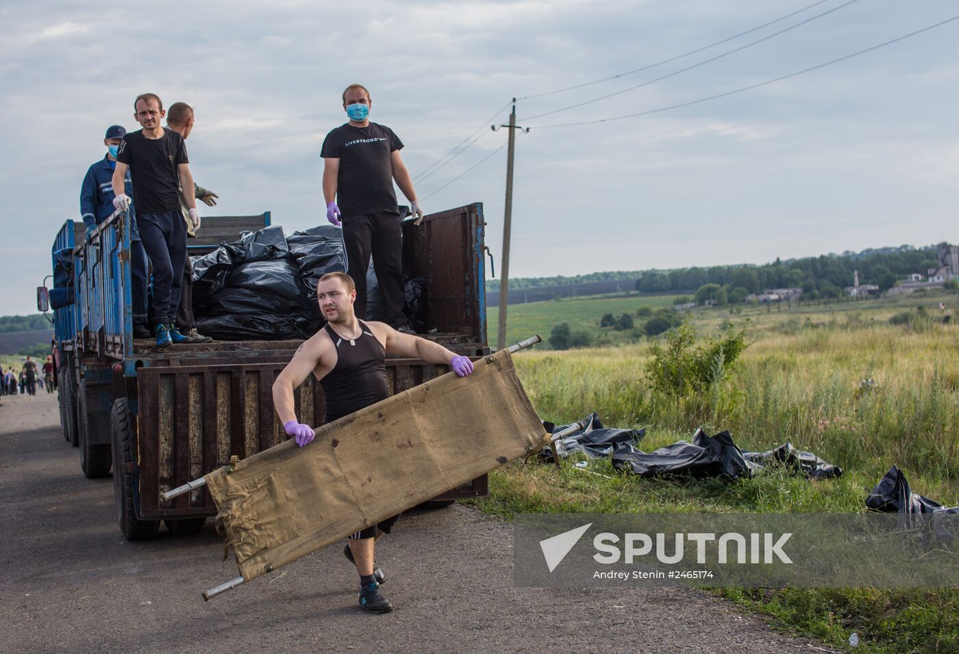 Bodies recovered at Malaysia Airlines Boeing 777 crash site near Shakhtyorsk