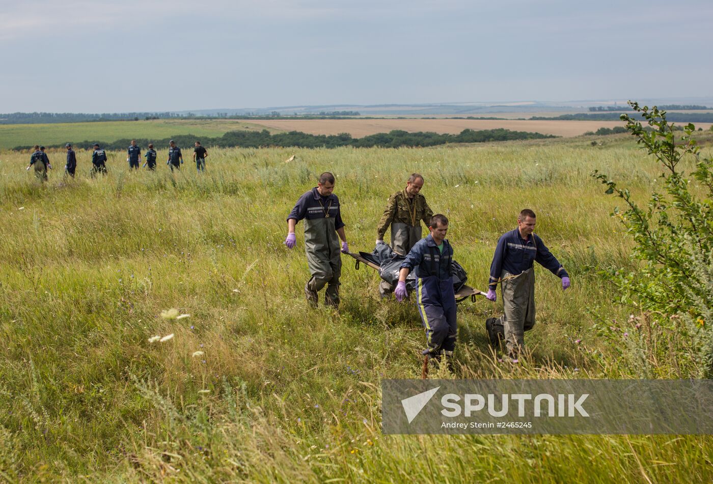 Bodies recovered at Malaysia Airlines Boeing 777 crash site near Shakhtyorsk