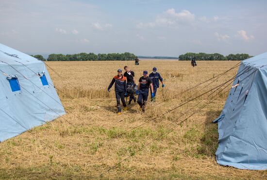 Bodies recovered at Malaysia Airlines Boeing 777 crash site near Shakhtyorsk