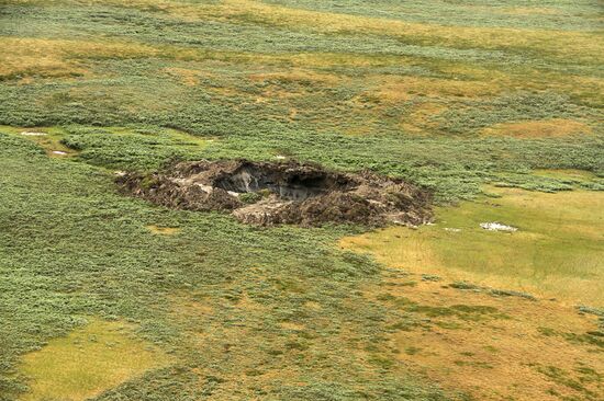 Crater of unknown origin discovered on Yamal