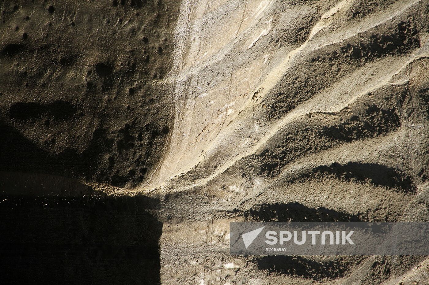 Crater of unknown origin discovered on Yamal