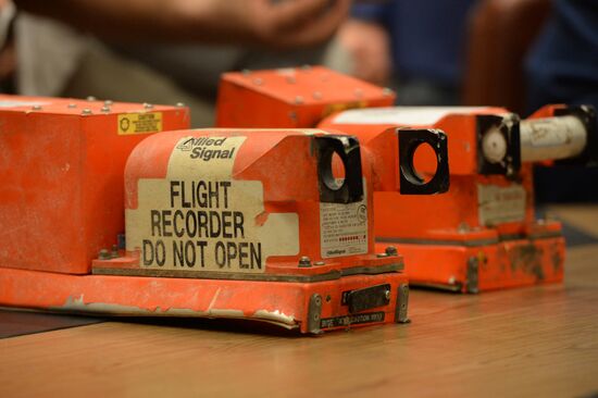 Malaysian experts receive flight recorders of crashed B-777 airliner