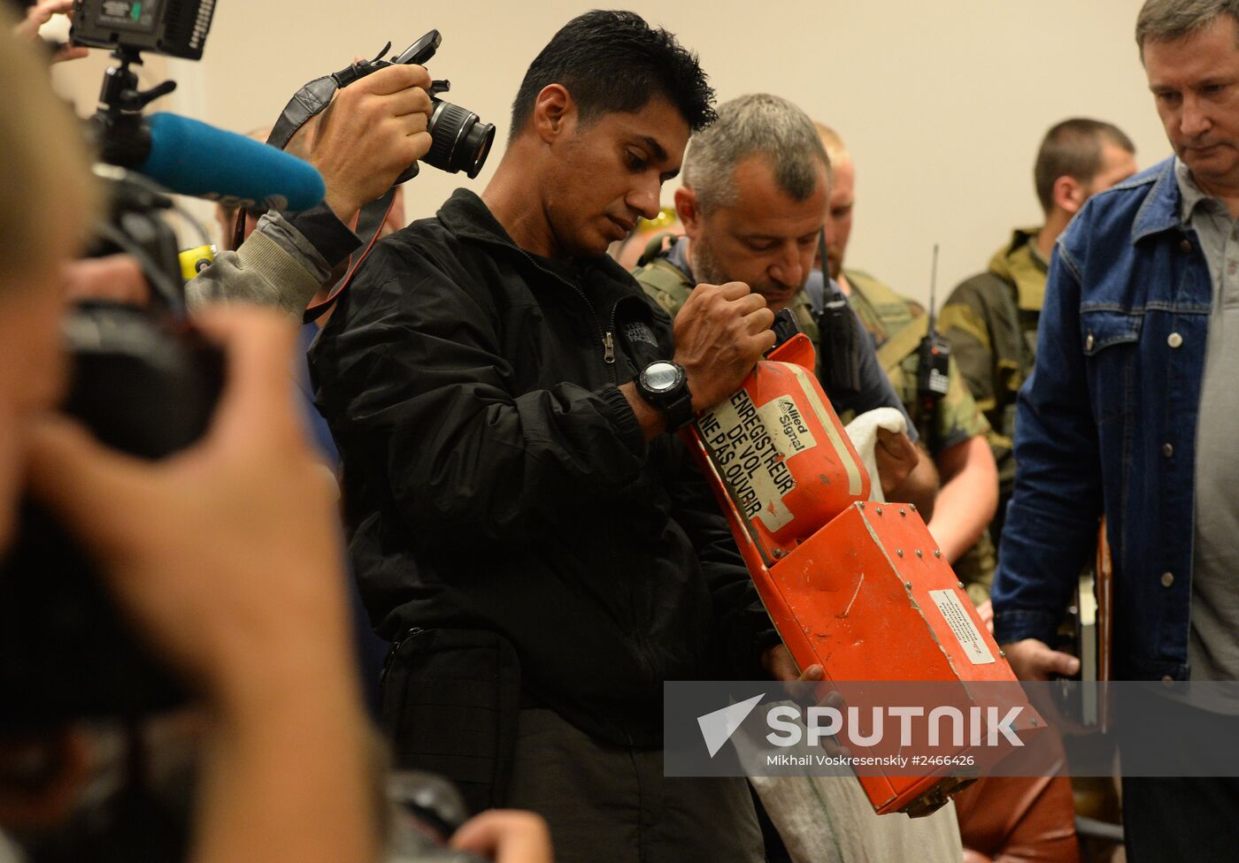 Malaysian experts receive flight recorders of crashed B-777 airliner