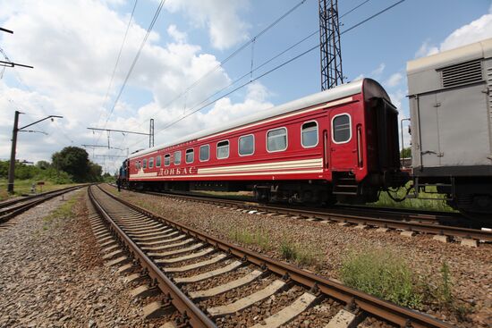 Train delivers bodies of Malaysian B-777 air crash victims to Kharkov
