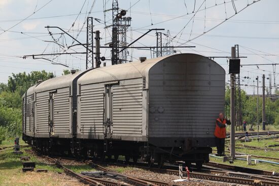 Train delivers bodies of Malaysian B-777 air crash victims to Kharkov