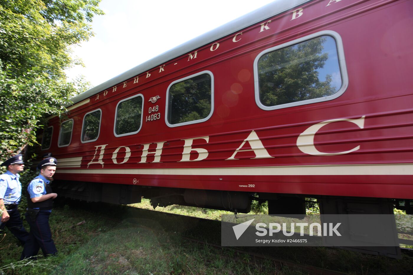 Train delivers bodies of Malaysian B-777 air crash victims to Kharkov
