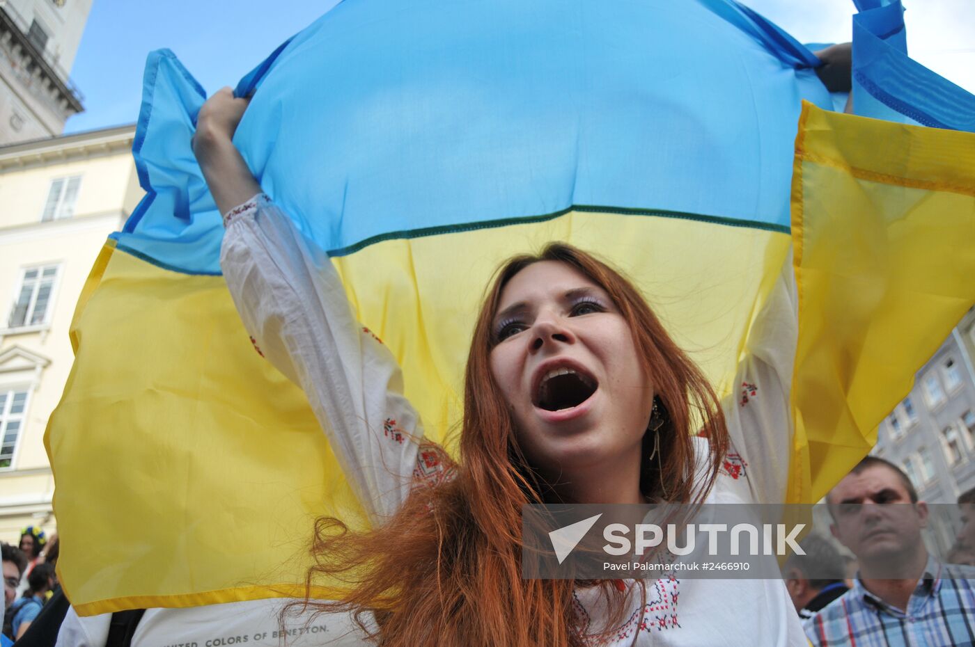 Fans in a joint march before Dynamo - Shakhtar match in Lviv