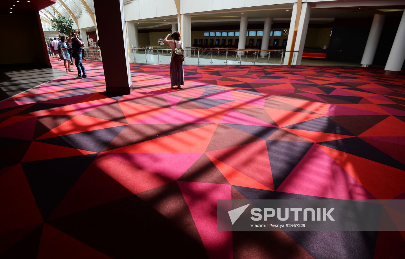 Vegas Crocus City shopping mall opens in Myakininskaya Poima