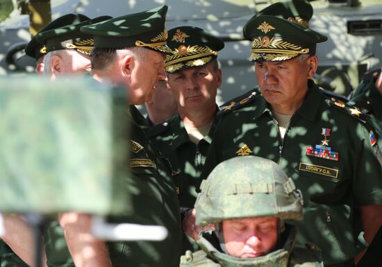 Sergei Shoigu inspects Teykovo Guards Missile Division and Yars land-based mobile missile system