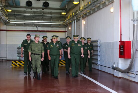 Sergei Shoigu inspects Teykovo Guards Rocket Division and Yars land-based mobile missile system