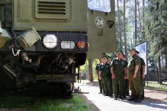 Sergei Shoigu inspects Teykovo Guards Missile Division and Yars land-based mobile missile system