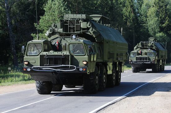 Sergei Shoigu inspects Teykovo Guards Missile Division and Yars land-based mobile missile system