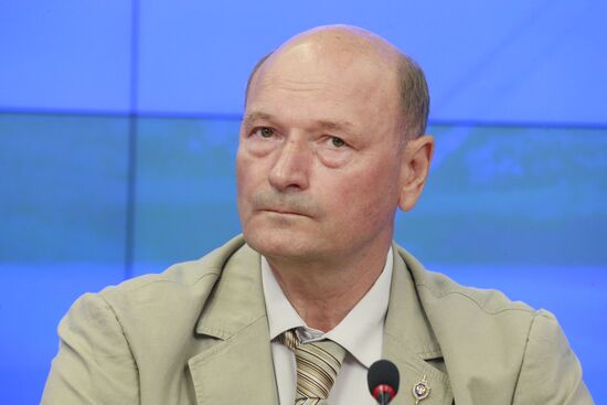 News conference on Alpha Group's 40th anniversary of establishment