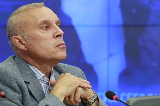 News conference on Alpha Group's 40th anniversary of establishment