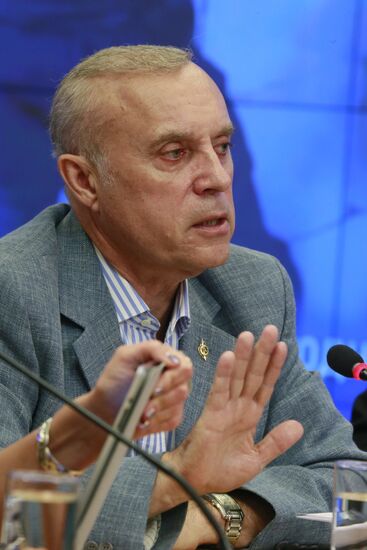 News conference on Alpha Group's 40th anniversary of establishment