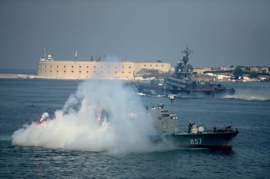 Navy Day parade rehearsal in Sevastopol