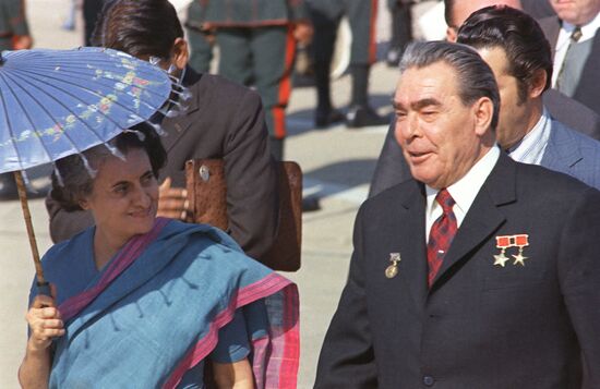Leonid Brezhnev visits India