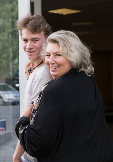 Training session of figure skaters Nikol Gosviyani and Artur Gachinsky