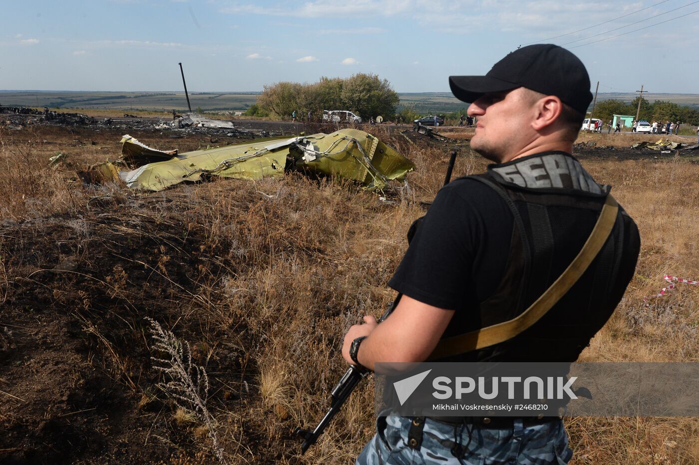 OSCE employees and experts work at Malaysia Airlines Boeing 777 crash site