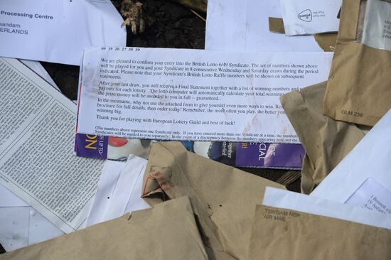 OSCE employees and experts work at Malaysia Airlines Boeing 777 crash site