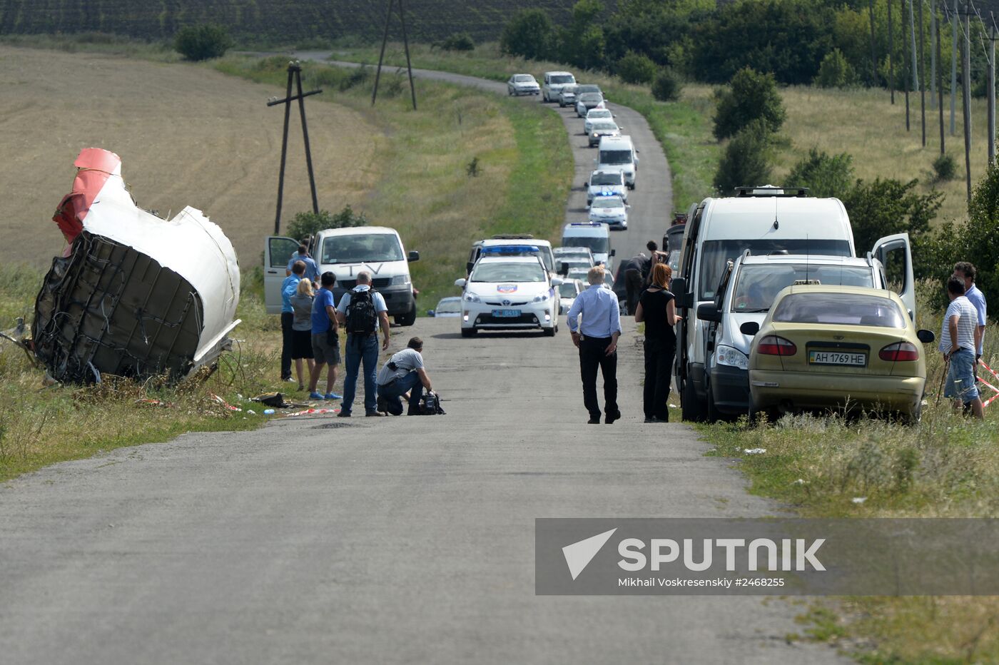 OSCE employees and experts work at Malaysia Airlines Boeing 777 crash site