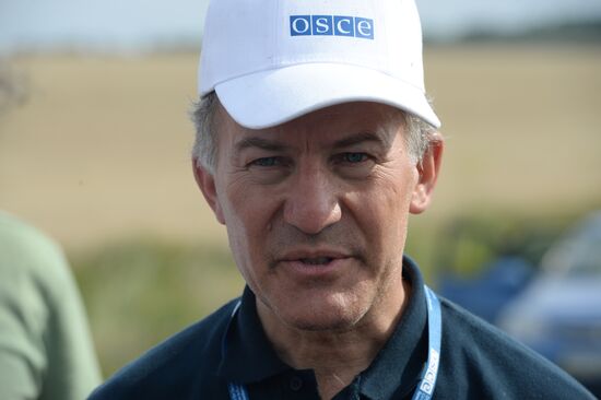 OSCE employees and experts work at Malaysia Airlines Boeing 777 crash site