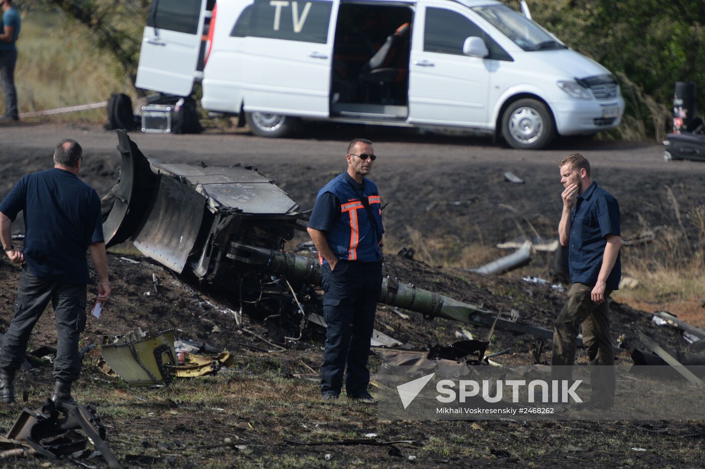 OSCE employees and experts work at Malaysia Airlines Boeing 777 crash site