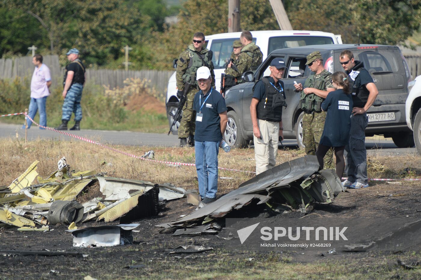 OSCE employees and experts work at Malaysia Airlines Boeing 777 crash site