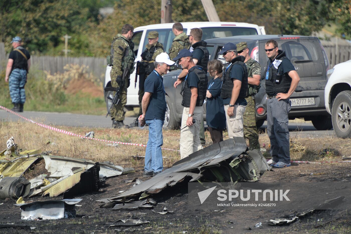 OSCE employees and experts work at Malaysia Airlines Boeing 777 crash site