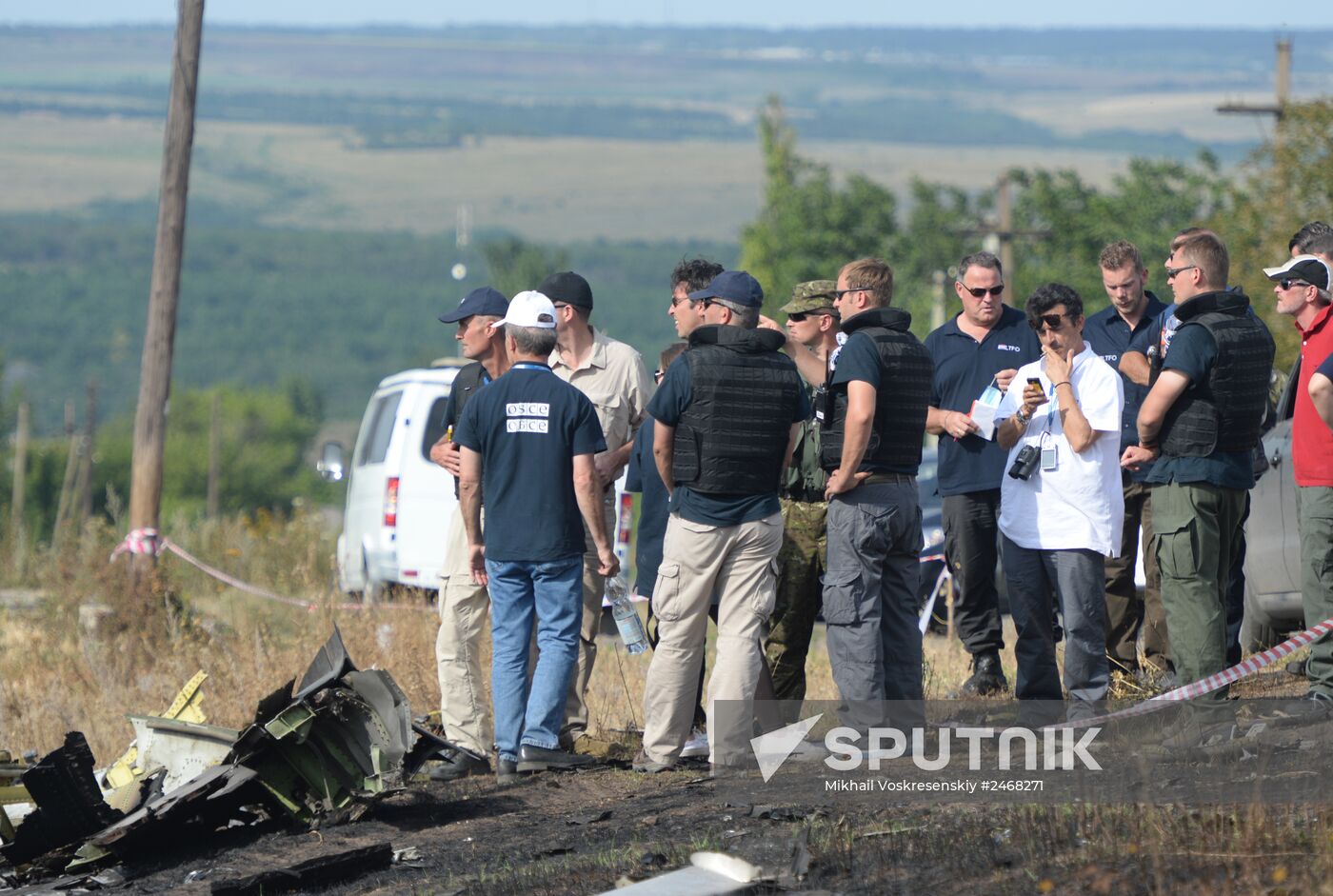 OSCE employees and experts work at Malaysia Airlines Boeing 777 crash site