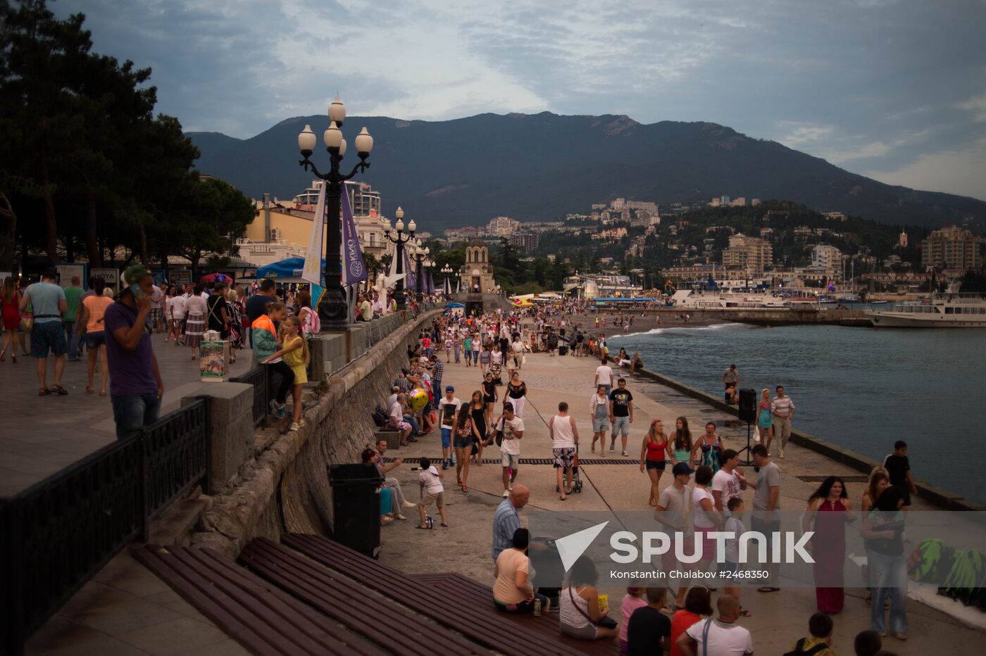 Tourist season in Yalta
