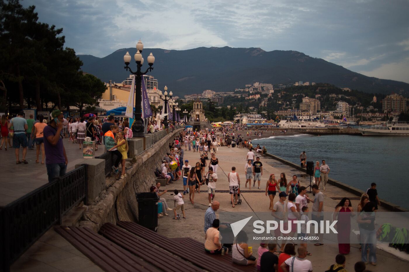 Tourist season in Yalta