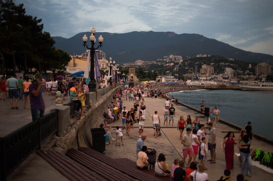 Tourist season in Yalta