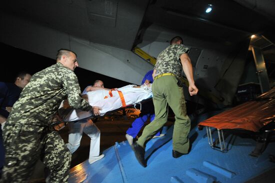 Heavily wounded Ukrainian servicemen sent to hospital to Ukraine