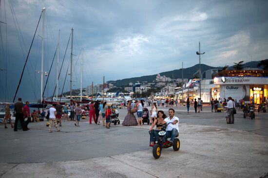 Tourist season in Yalta