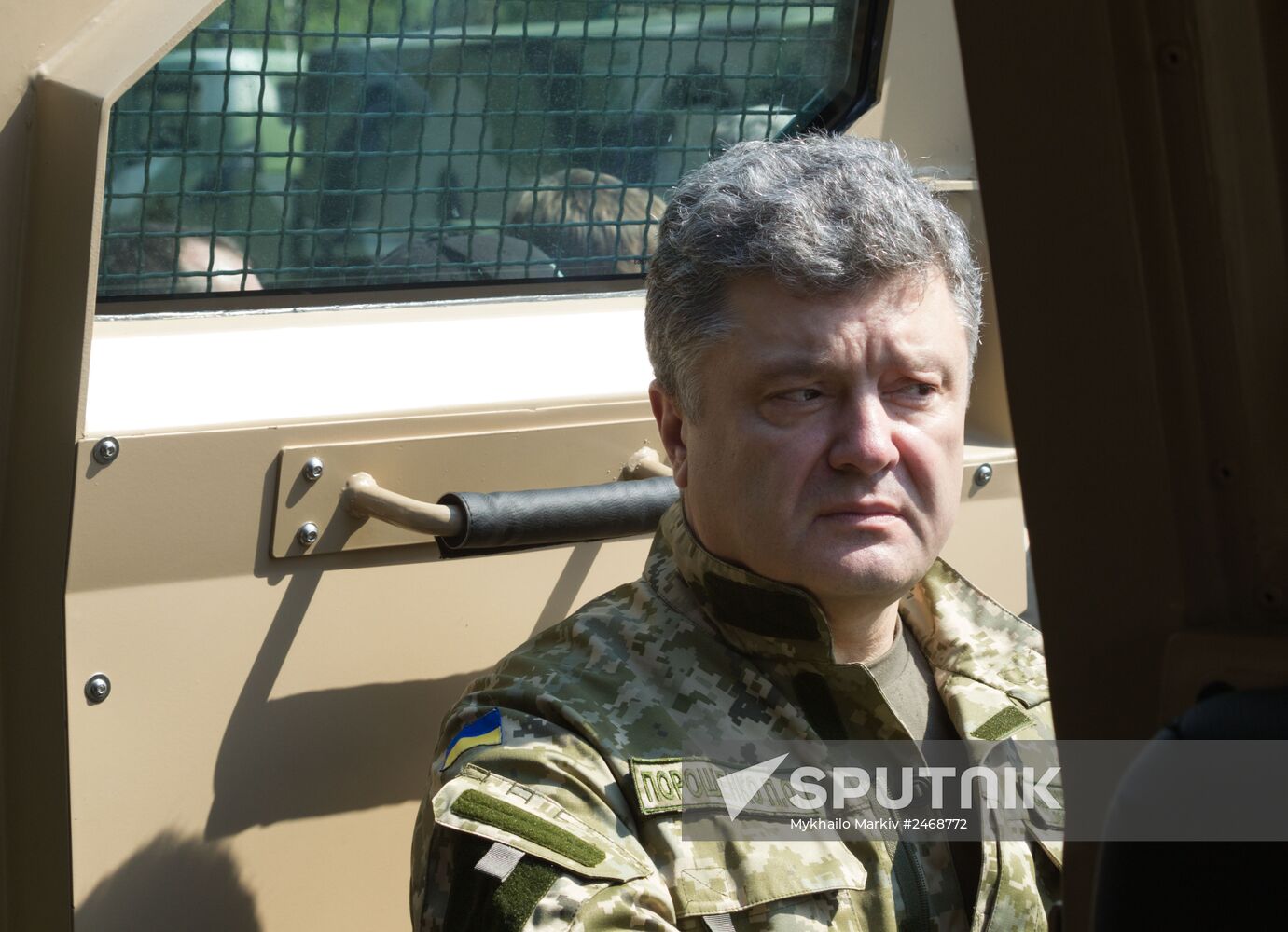 Petro Poroshenko visits First operational brigade of National Guard near Kiev