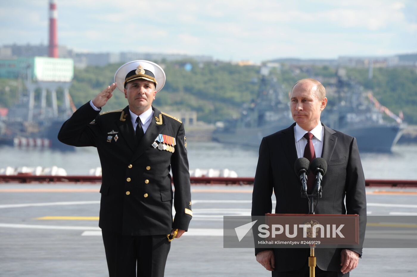 Vladimir Putin visits Severomorsk